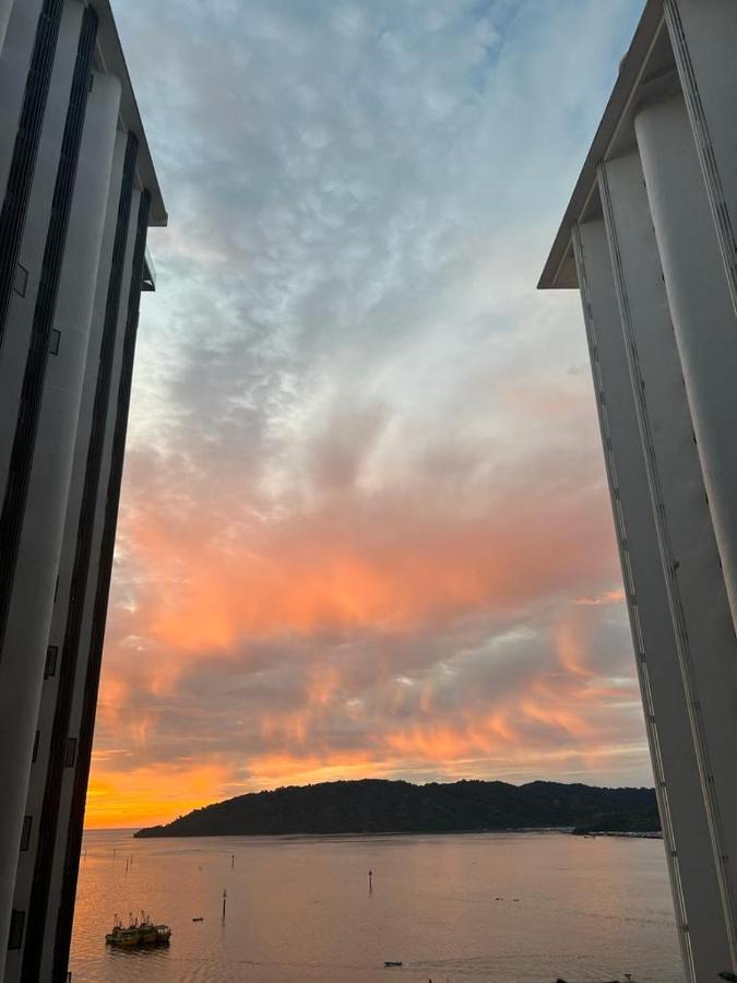 Kota Kinabalu City Centre @ The Shore By Casa Yolo Екстер'єр фото