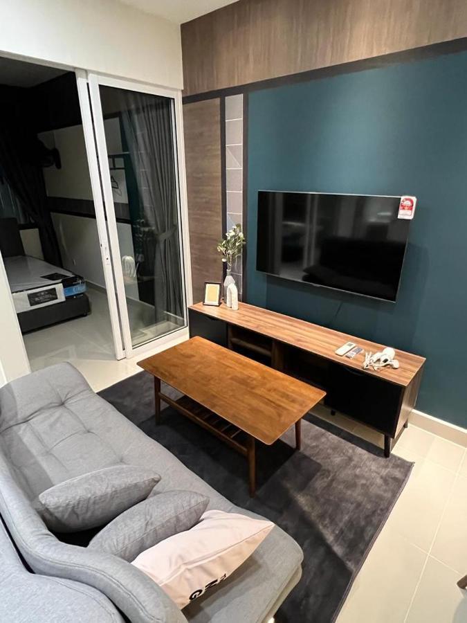 Kota Kinabalu City Centre @ The Shore By Casa Yolo Екстер'єр фото