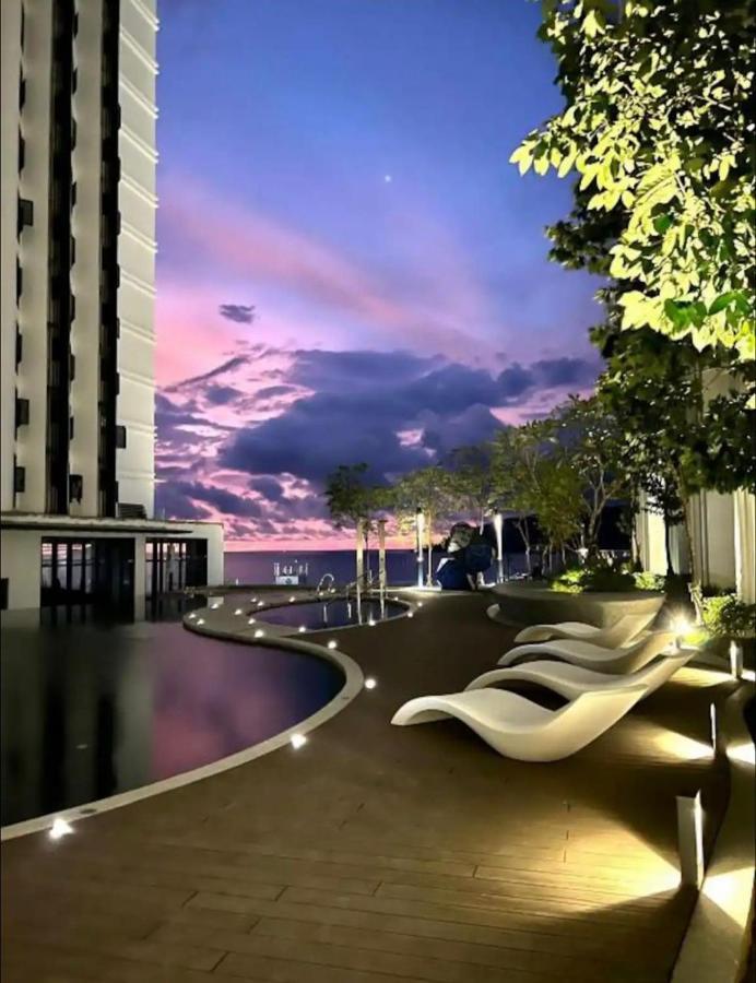 Kota Kinabalu City Centre @ The Shore By Casa Yolo Екстер'єр фото