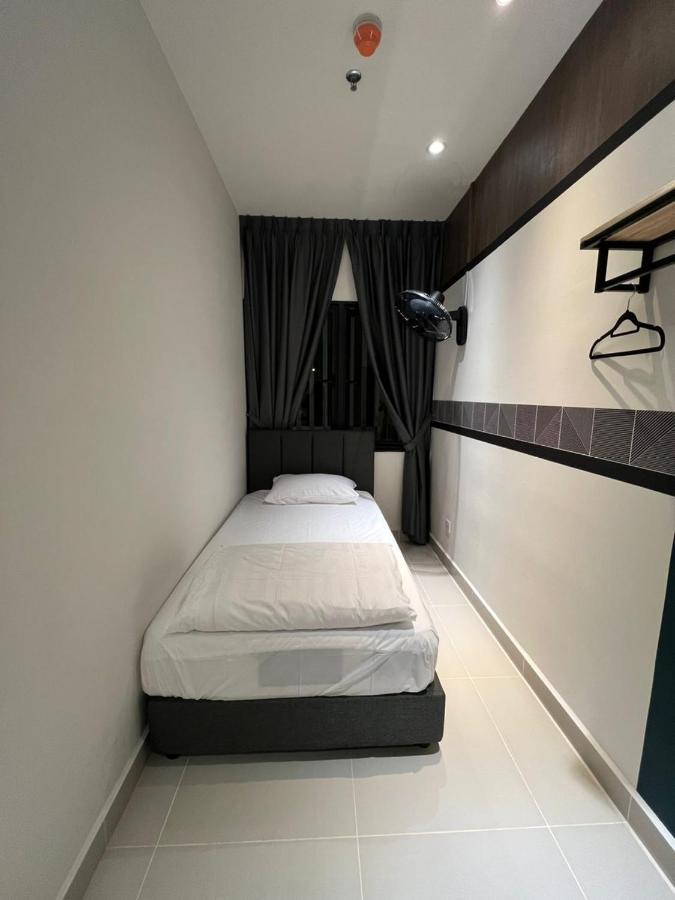 Kota Kinabalu City Centre @ The Shore By Casa Yolo Екстер'єр фото