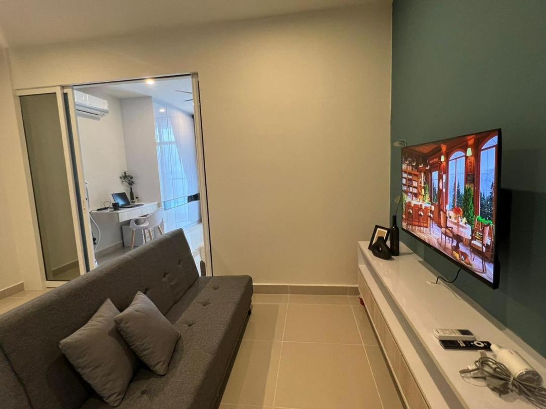 Kota Kinabalu City Centre @ The Shore By Casa Yolo Екстер'єр фото