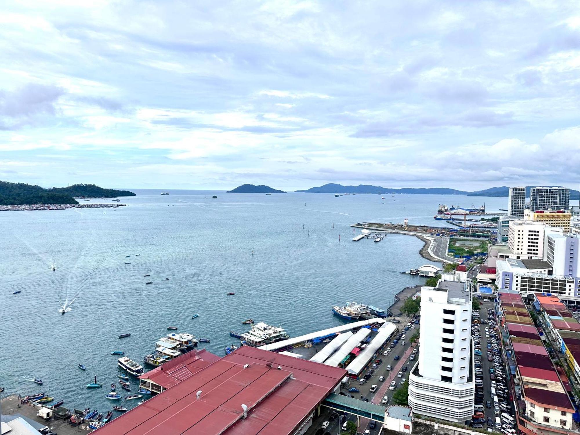 Kota Kinabalu City Centre @ The Shore By Casa Yolo Екстер'єр фото