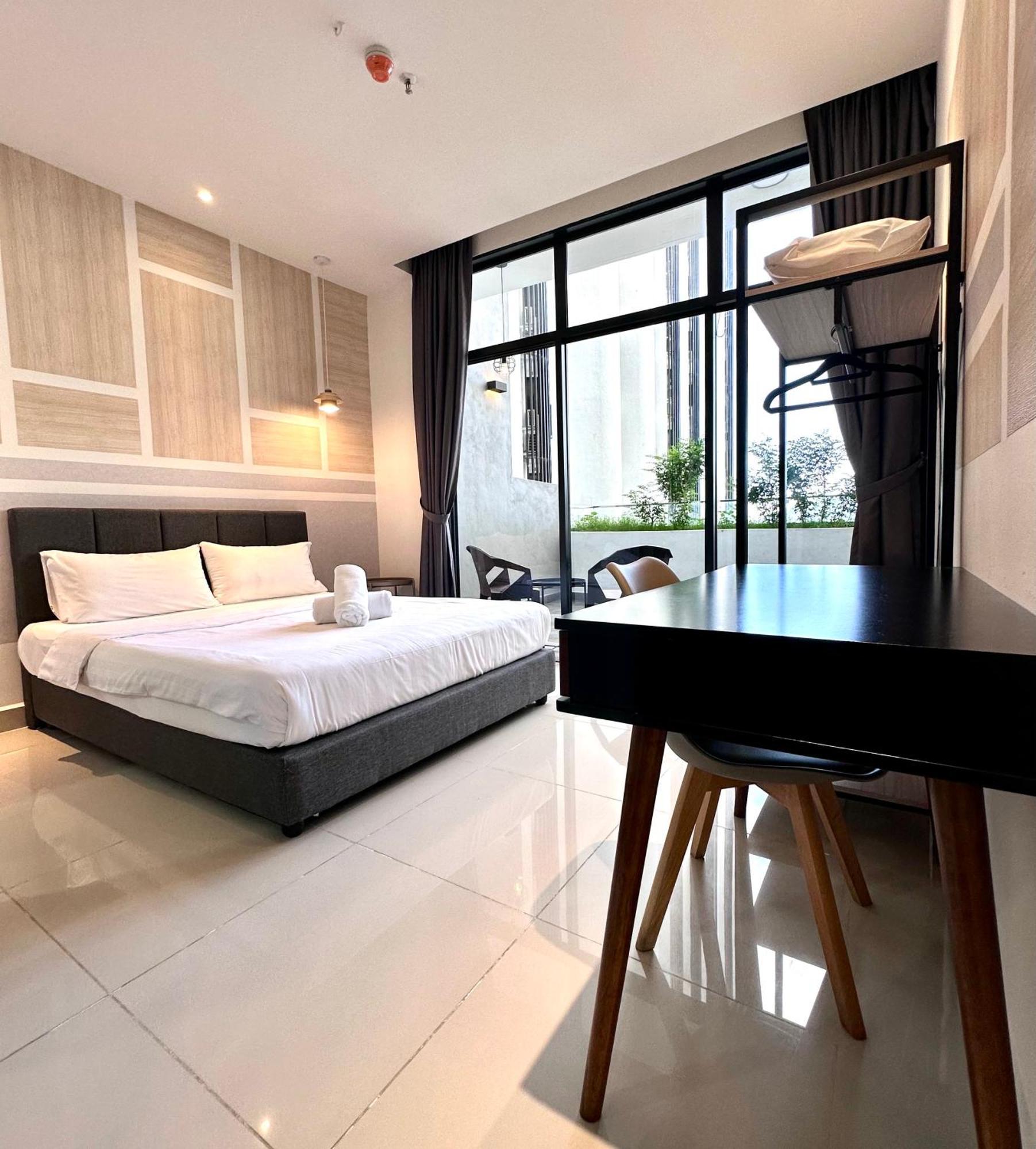 Kota Kinabalu City Centre @ The Shore By Casa Yolo Екстер'єр фото